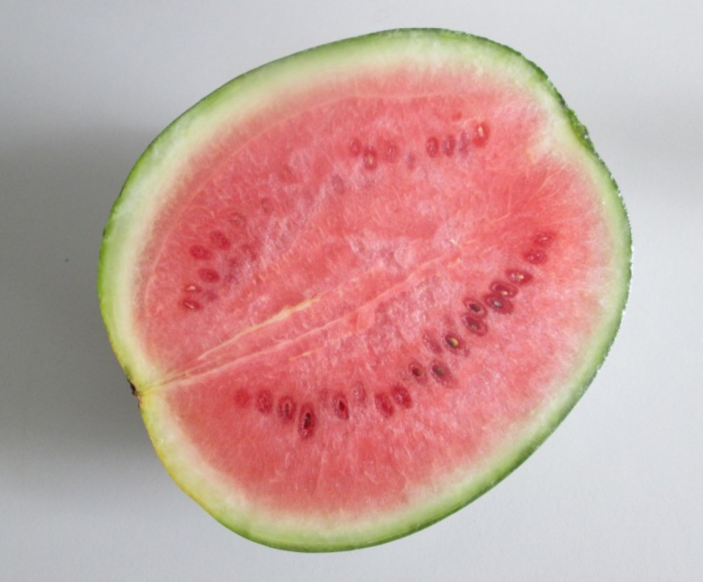 Mini Wassermelone, halbe Frucht